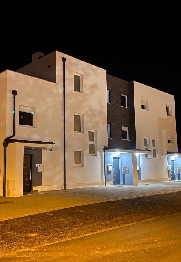 Penthouse West S Varazdin Exterior photo